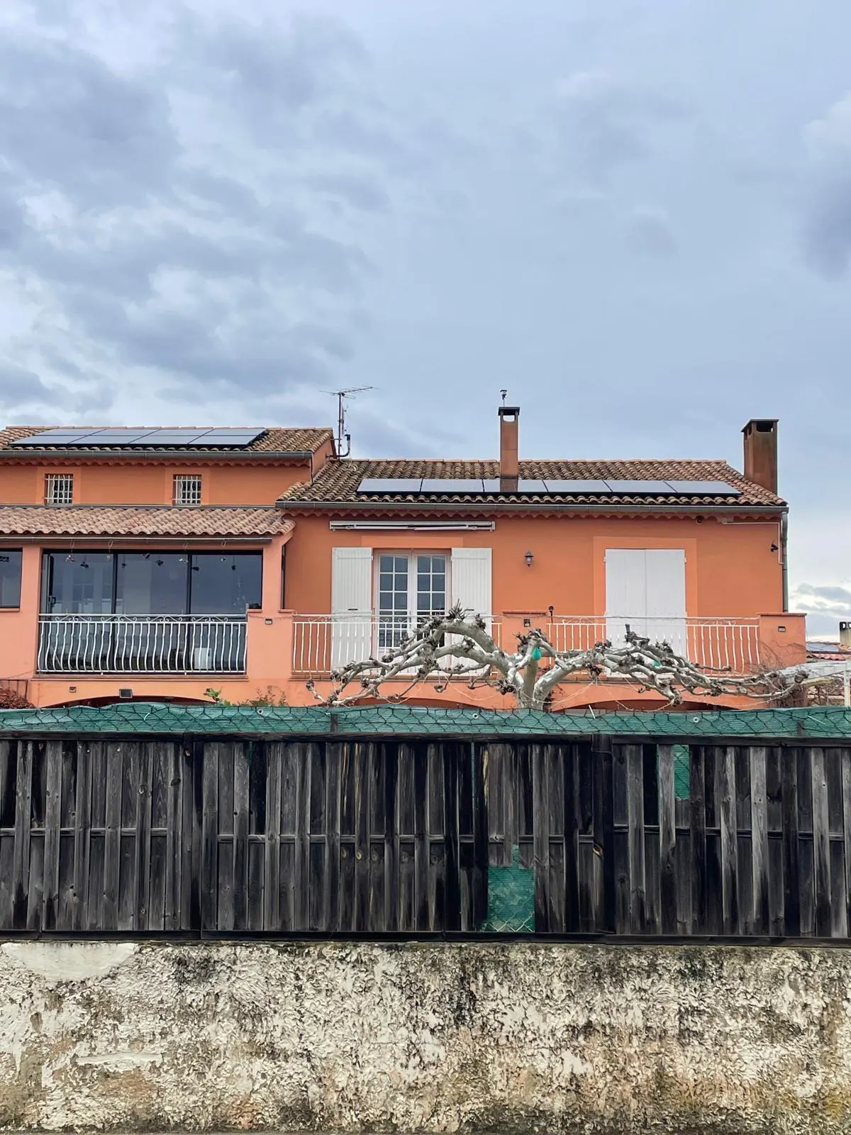 Installation panneaux photovoltaïques sur bâtiment à Orange
